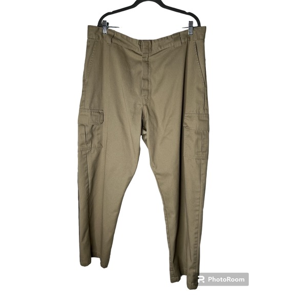 Dickies Men's Relaxed Straight Cargo Pants Size 42x34 in Tan - Picture 1 of 6